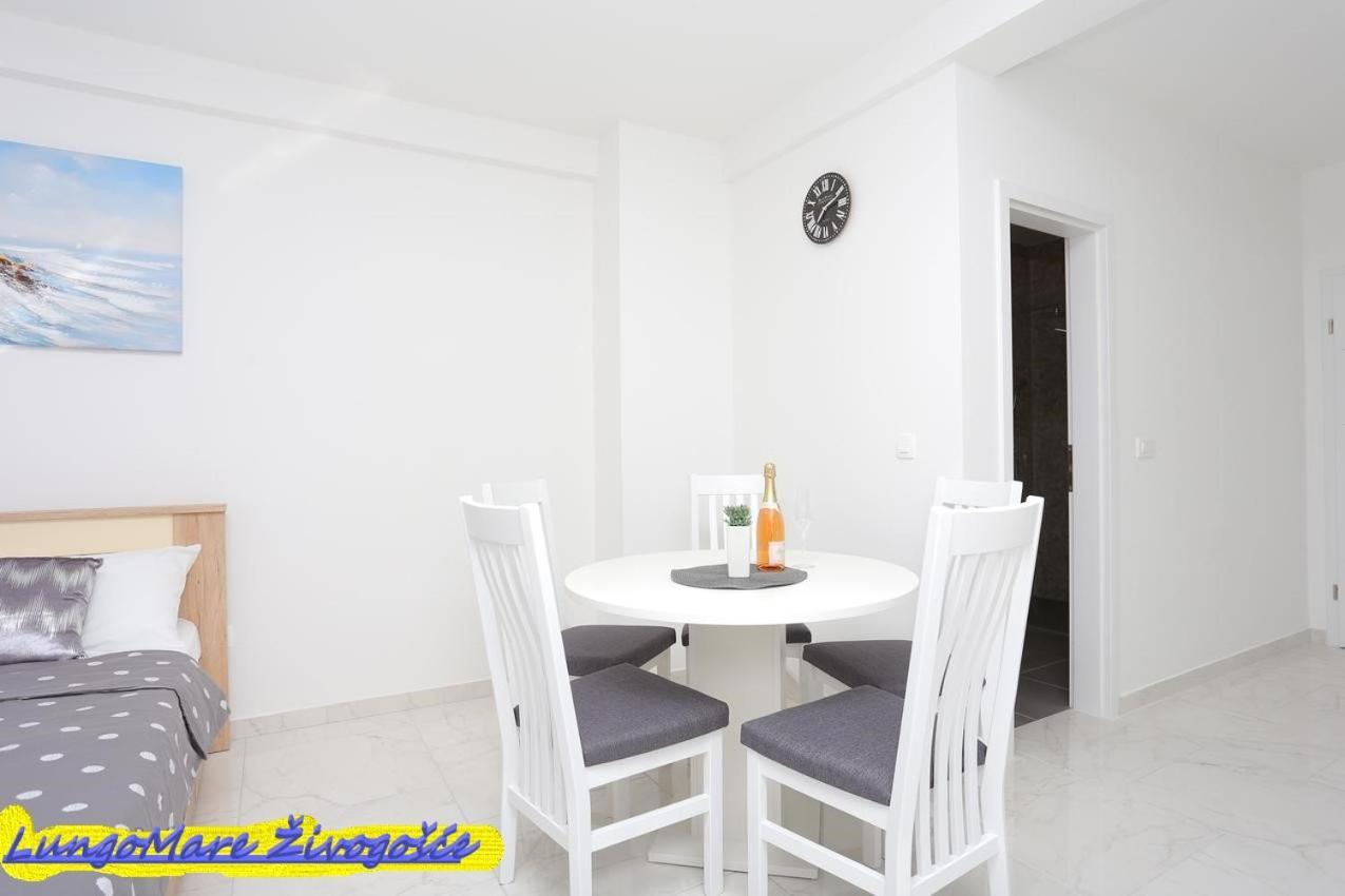 Apartmants Villa Lungo Mare Живогоще Екстер'єр фото