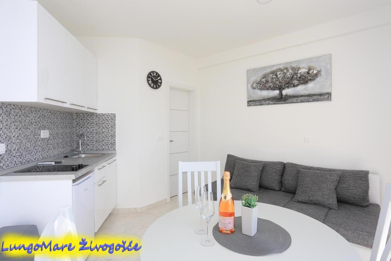 Apartmants Villa Lungo Mare Живогоще Екстер'єр фото